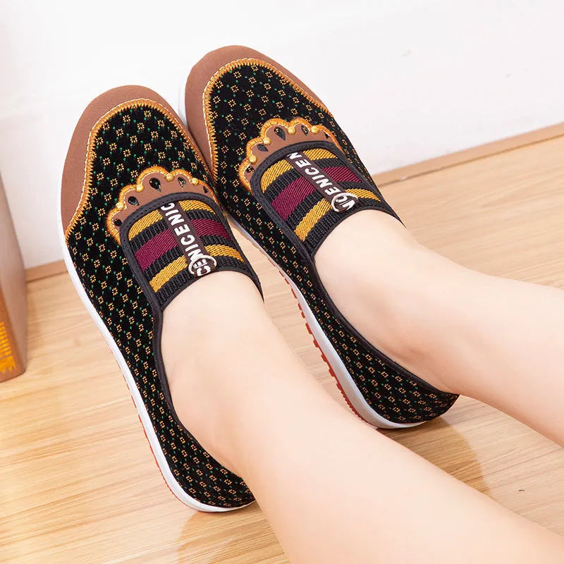 Old Beijing Soft Bottom Non-slip Shoes