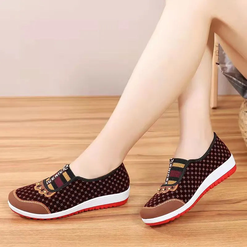 Old Beijing Soft Bottom Non-slip Shoes