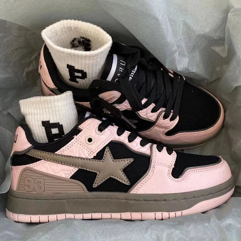 Star Print Lace-up Leather Vulcanized Sneakers