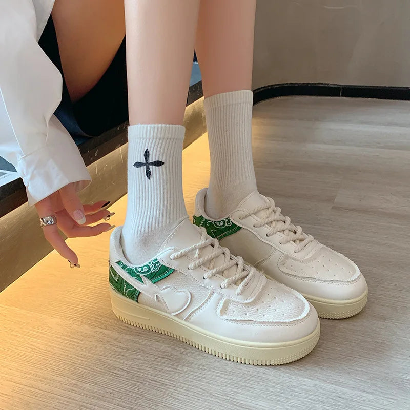 Trendy and Simple Hong Kong Style Men's Sneakers